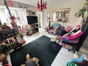 Lounge- click for photo gallery